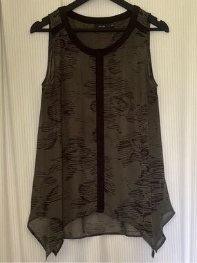 Apt. 9 Sheer Sleeveless Top Forest Green with Black Print Handkerchief Hem